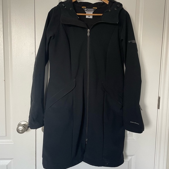 Columbia Jackets & Blazers - Women’s Columbia Titanium Large